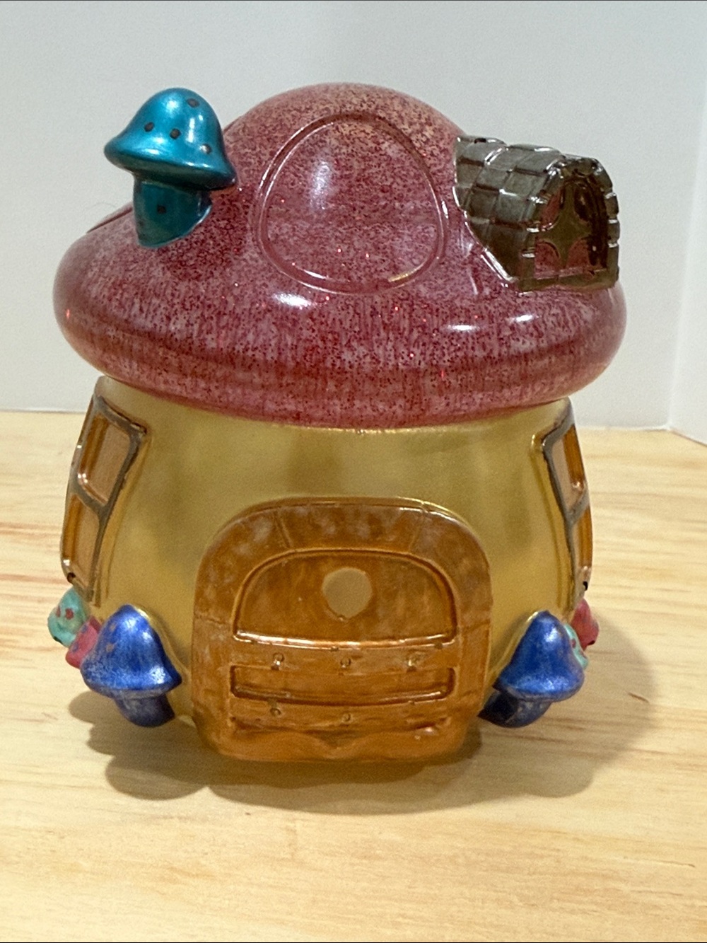Resin  Mushroom House - Pink Top, Gold Body